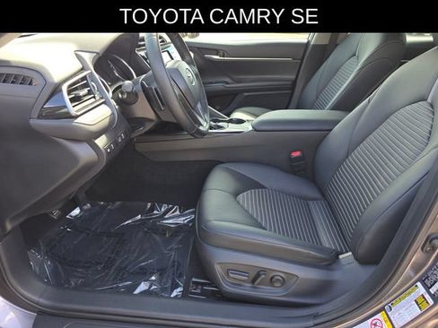 Used 2019 Toyota Camry SE FWD image 22