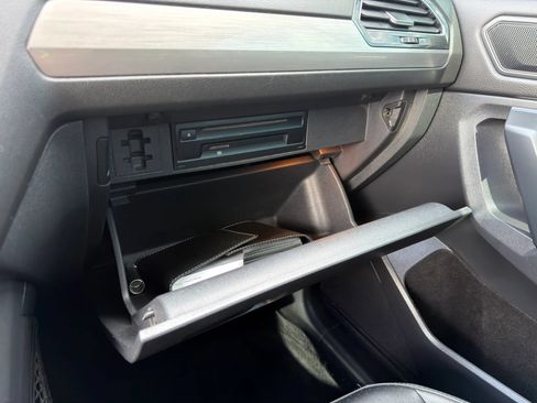 Used 2019 Volkswagen Tiguan SE FWD image 36