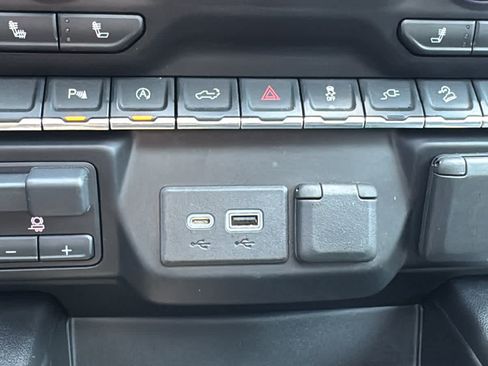 Used 2021 Chevrolet Silverado 1500 LT Trail Boss w/ Convenience Package II AWD/4WD image 17