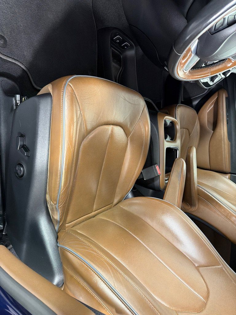 Used 2019 Chrysler Pacifica Limited FWD image 12