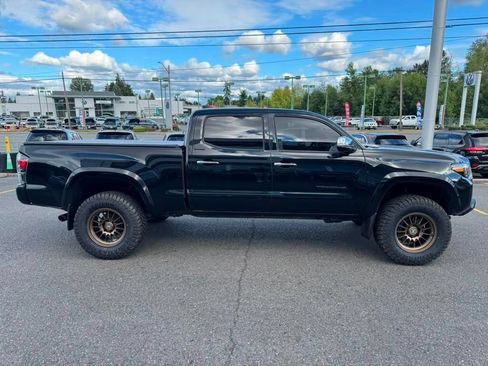 Used 2021 Toyota Tacoma Limited w/ Blackout Package (TMS) AWD/4WD image 7