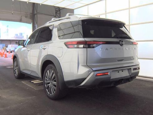 Used 2023 Nissan Pathfinder SL w/ SL Premium Package AWD/4WD image 8