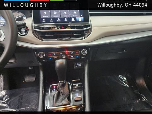 Used 2024 Jeep Compass Limited AWD/4WD image 19