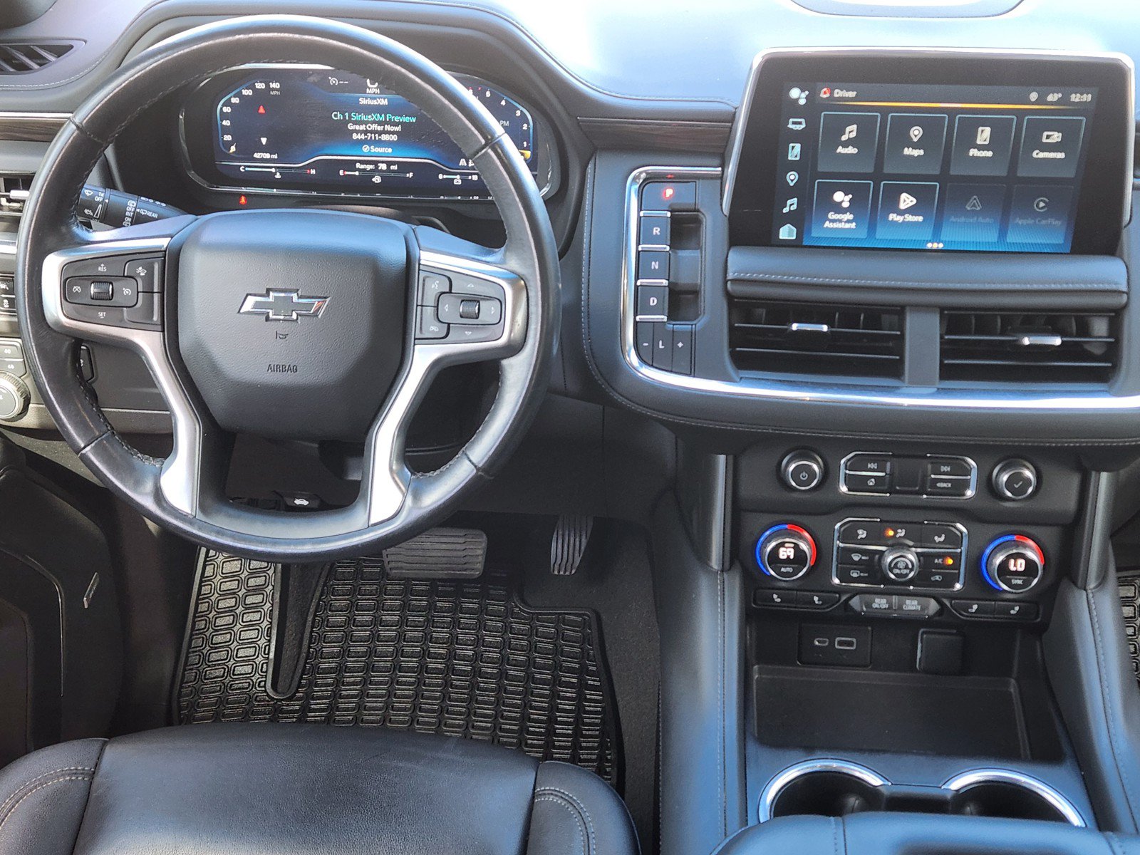 Used 2022 Chevrolet Suburban Z71 AWD/4WD image 9