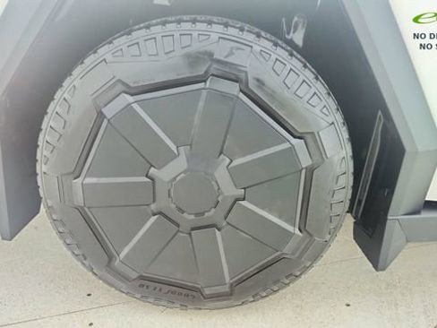 Used 2024 Tesla Cybertruck AWD Crew Cab image 56