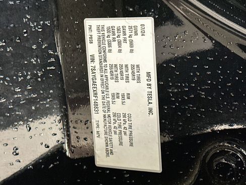 Used 2024 Tesla Model Y Long Range AWD/4WD image 12