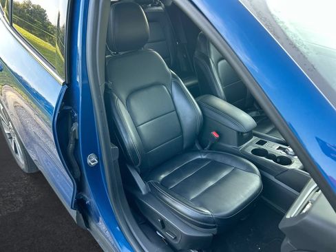 Used 2023 Ford Escape Platinum AWD/4WD image 32