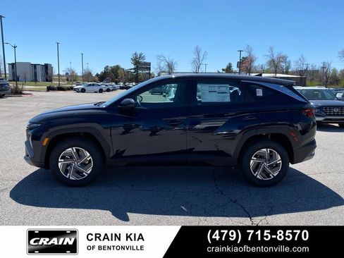Used 2026 Hyundai Tucson Blue SE w/ Tow & Go Package AWD/4WD image 2