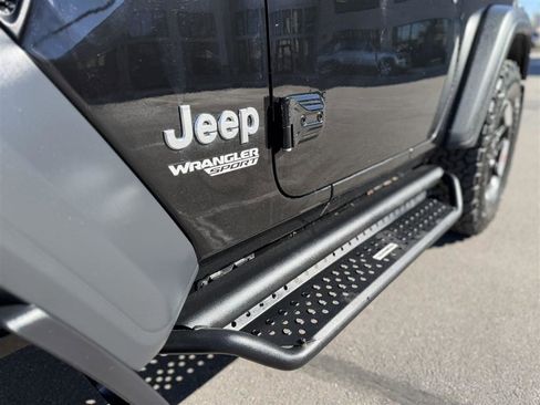 Used 2018 Jeep Wrangler Sport image 11