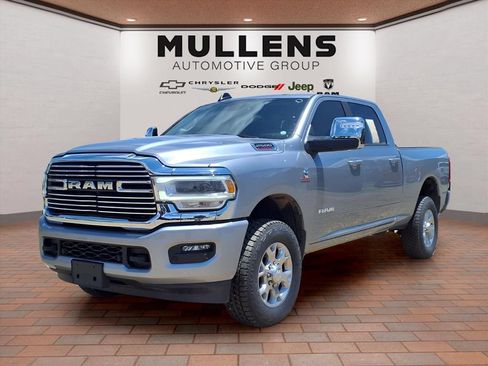 Used 2024 RAM 2500 Laramie AWD/4WD image 1