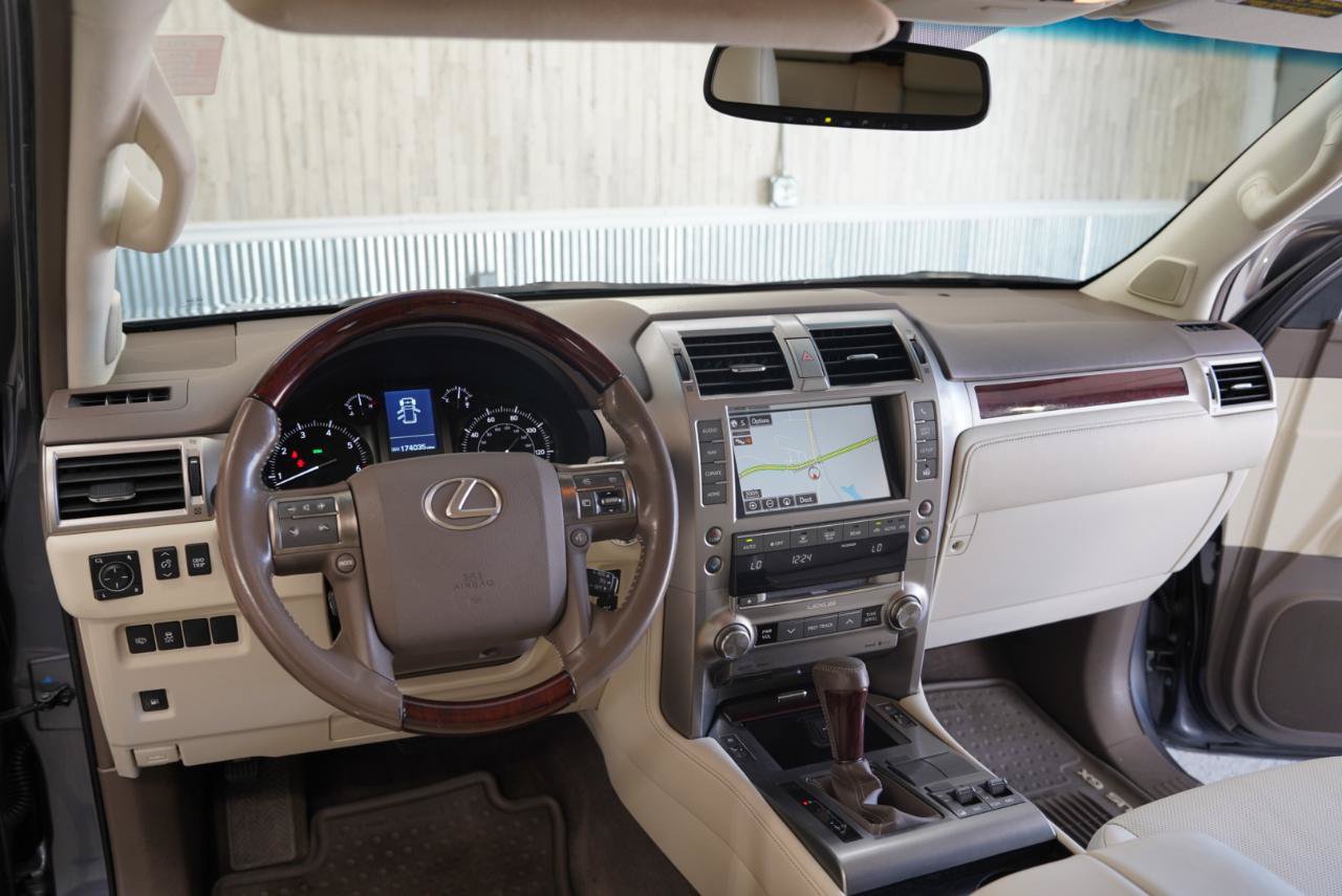 Used 2016 Lexus GX 460 w/ Premium Package AWD/4WD image 11