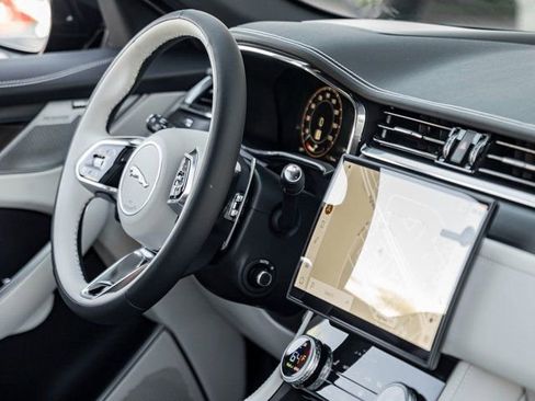 New 2026 Jaguar F-PACE R-Dynamic S image 30