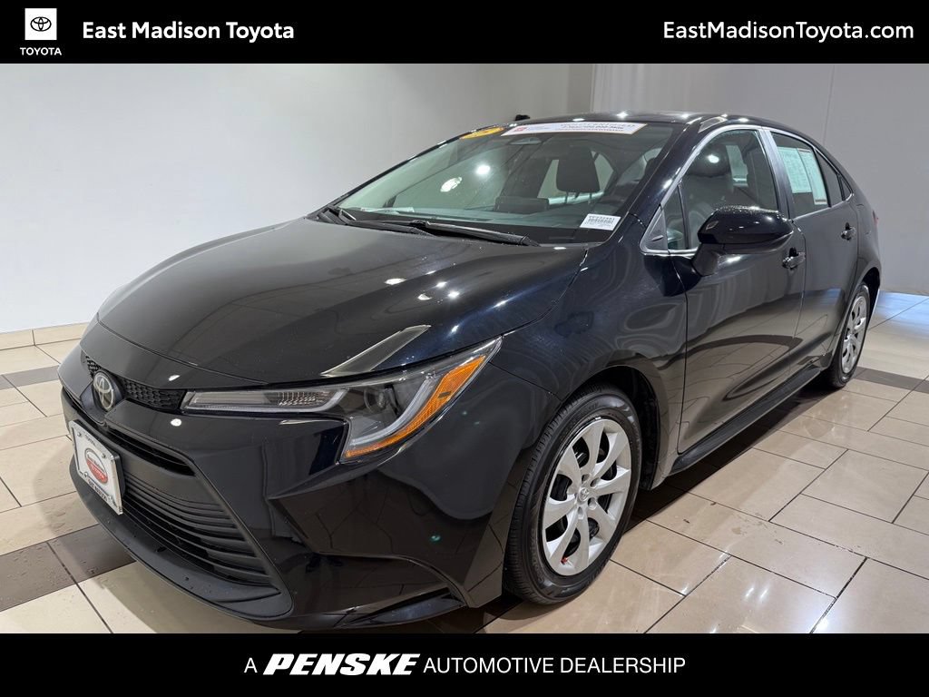 Certified 2025 Toyota Corolla LE FWD image 1