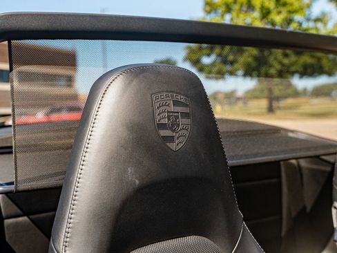 Used 2018 Porsche 911 Carrera 4S image 23