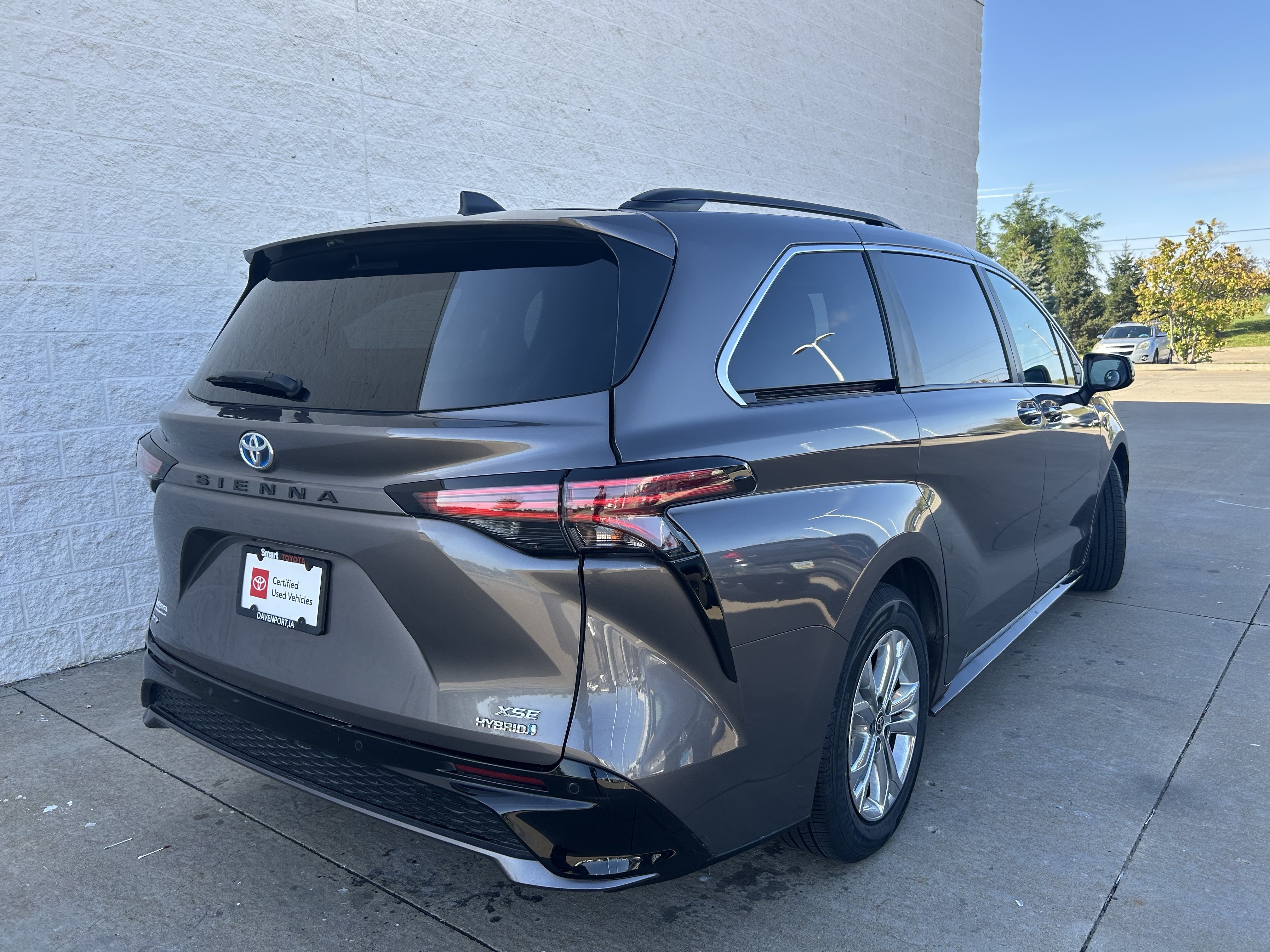 Certified 2022 Toyota Sienna XSE w/ XSE Plus Package AWD/4WD image 5