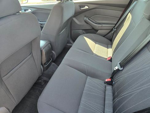 Used 2015 Ford Focus SE w/ SE Sport Package FWD image 19