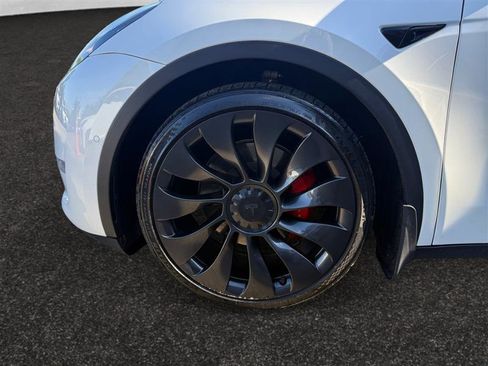 Used 2022 Tesla Model Y Performance AWD/4WD image 16