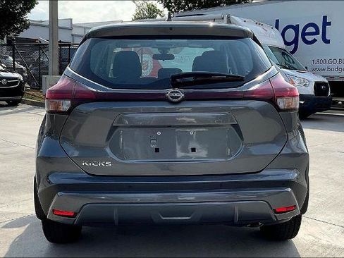 Used 2024 Nissan Kicks S FWD image 5
