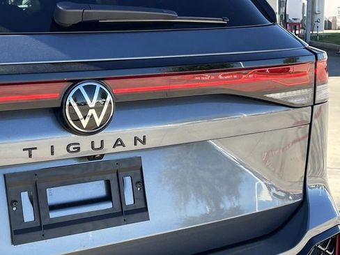 New 2026 Volkswagen Tiguan SE R-Line image 5