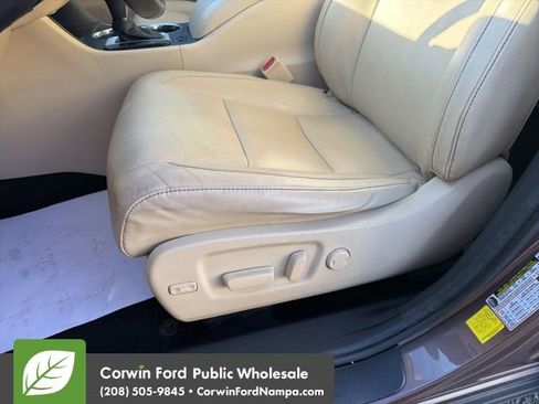 Used 2017 Toyota Highlander XLE w/ Carpet Mat Package AWD/4WD image 26