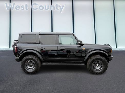 Used 2025 Ford Bronco Badlands image 2