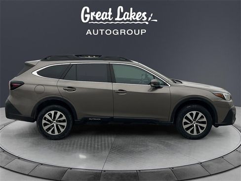 Used 2021 Subaru Outback Premium image 6