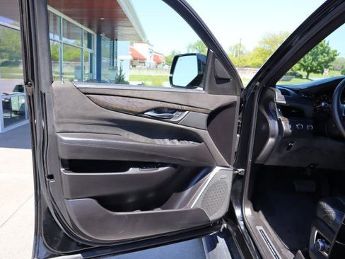 Used 2015 Cadillac Escalade ESV Platinum AWD/4WD image 16