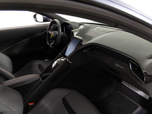 Used 2021 Ferrari Roma RWD image 23