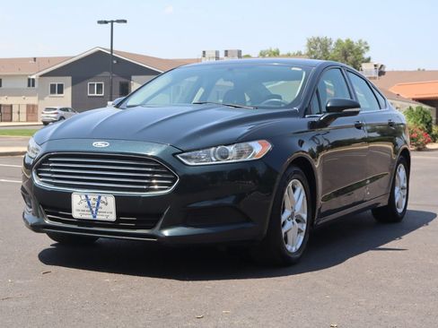 Used 2014 Ford Fusion SE FWD image 11