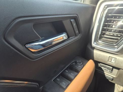 Used 2023 GMC Canyon AT4 w/ LPO, Off Road Lift Package AWD/4WD image 17