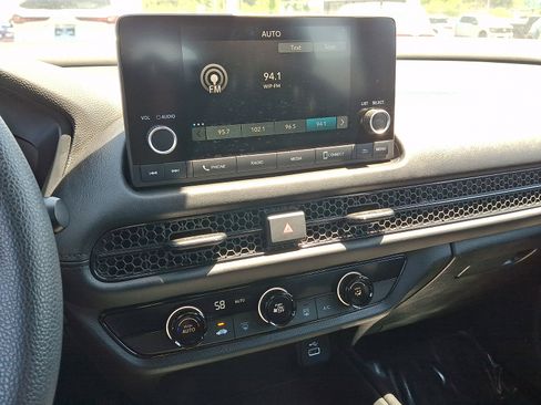 Used 2023 Honda HR-V LX image 19