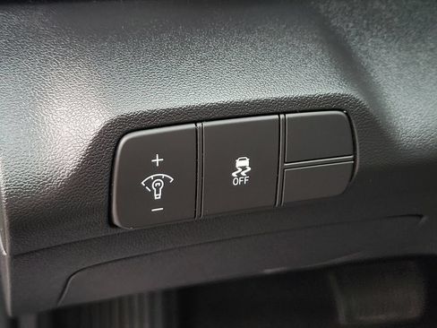 Used 2025 Hyundai Elantra SEL FWD image 22