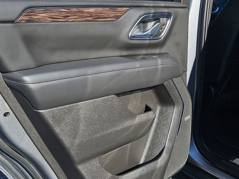 Used 2023 Chevrolet Tahoe Z71 w/ Luxury Package image 16