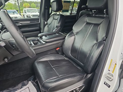 Used 2022 Jeep Wagoneer Series I w/ Premium Group I RWD image 18