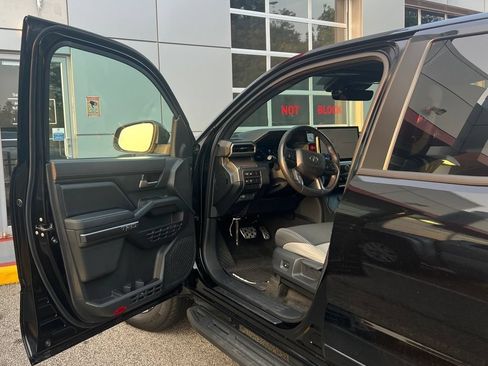 Used 2024 Toyota Tacoma TRD Sport AWD/4WD image 6