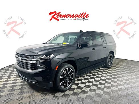 Used 2021 Chevrolet Suburban RST w/ Luxury Package image 3