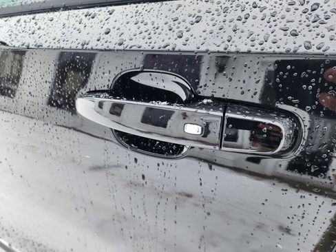 Used 2023 GMC Terrain SLE w/ Driver Convenience Package image 25