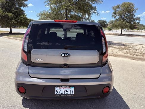 Used 2019 Kia Soul FWD image 14