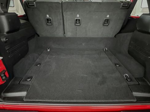 Used 2025 Jeep Wrangler Willys image 30