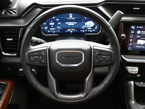 Used 2024 GMC Sierra 2500 Denali Ultimate AWD/4WD image 15