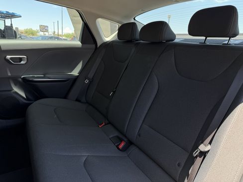 Used 2025 Kia K4 FWD image 33