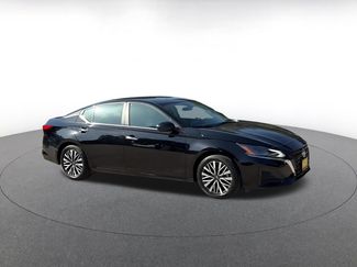 Used 2025 Nissan Altima 2.5 SV FWD video 2