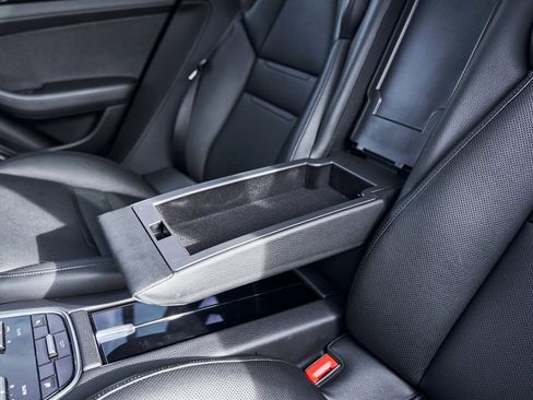 Used 2020 Porsche Panamera 4 image 48