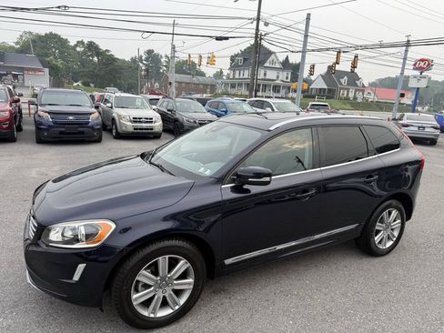 Used 2016 Volvo XC60 T6 w/ Proximity Package AWD/4WD image 1