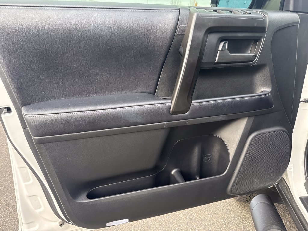 Used 2019 Toyota 4Runner SR5 Premium AWD/4WD image 17