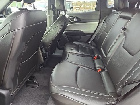 Certified 2025 Jeep Compass Limited image 13