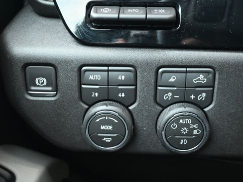 Used 2026 Chevrolet Silverado 2500 ZR2 w/ ZR2 Bison Edition AWD/4WD image 28