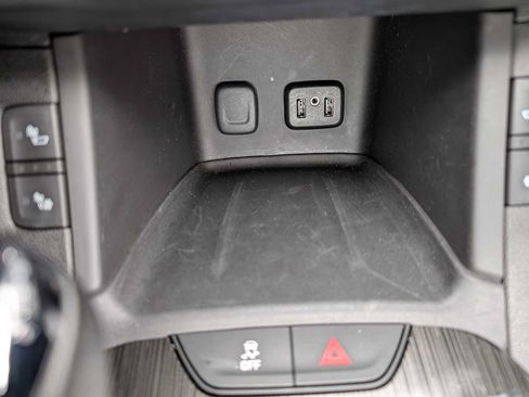 Used 2017 GMC Acadia SLT AWD/4WD image 30