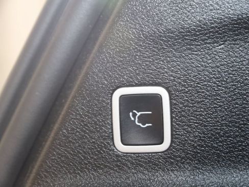 Used 2021 Chrysler Pacifica Touring-L w/ S Appearance Package FWD image 49