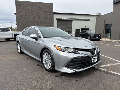 Used 2019 Toyota Camry LE image 2